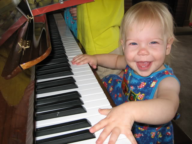 baby at the piano