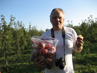 apple picking 2009