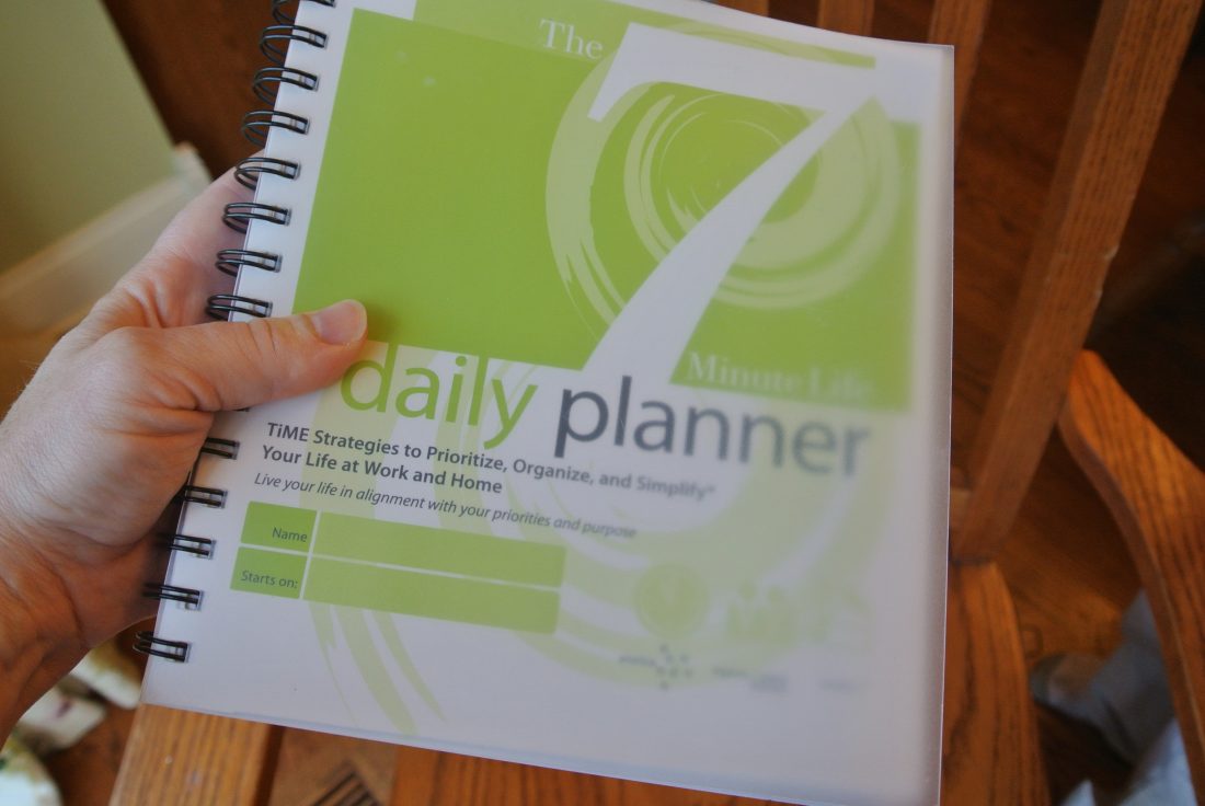 7 Minute Life Daily Planner, a great way to prioritize your day and be more efficient and organized!