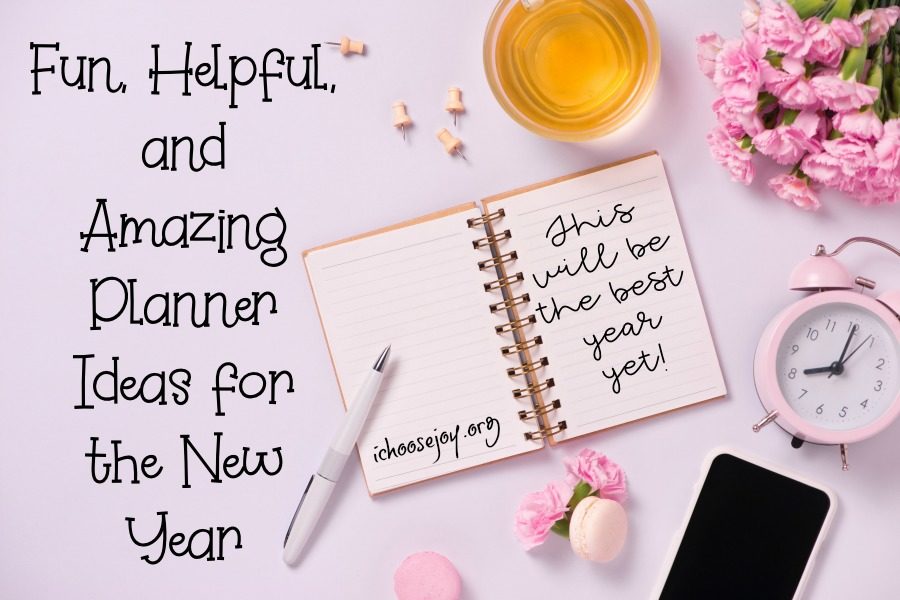 Fun, Helpful, and Amazing Planner Ideas for the New Year ~ Read about my four favorite planners and pick the best one for you to use to reach your goals and stay organized this year! #momplanner #homeschoolplanner #organization #organizedmom