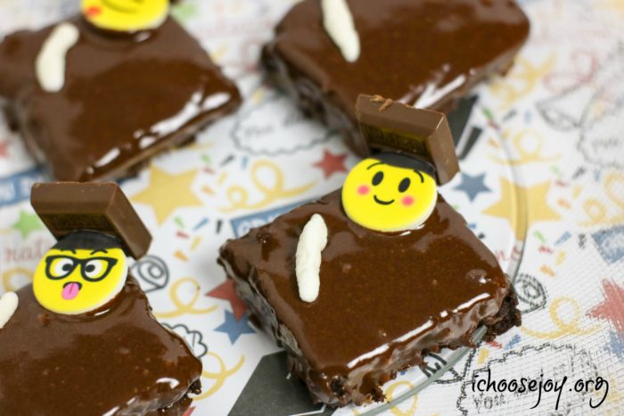 Graduation Brownie Recipe for your graduation party or graduation open house celebration. Post also includes a graduation open house and party planning guide.