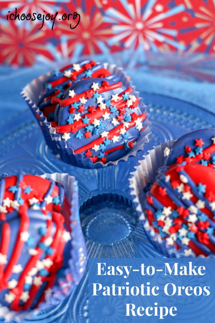 Patriotic Oreos Recipe decorated cookies for Fun Kid Activities for the Fourth of July. #ichoosejoyblog #cookies #fourthofjuly #cookierecipe