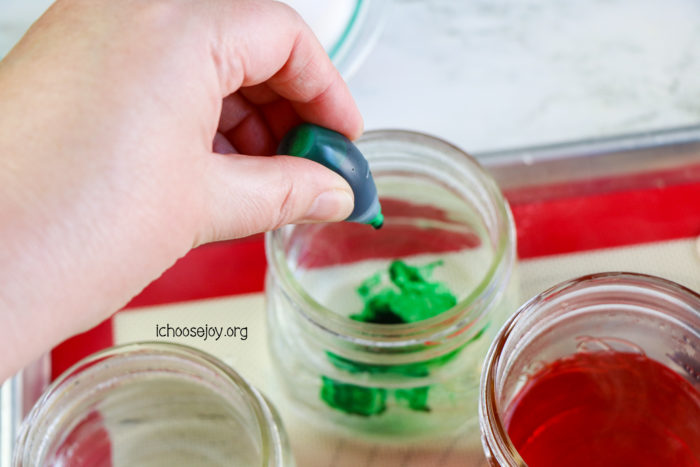 How to Dye Eggs with Food Coloring